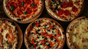 ¿Cuánto tiempo se deja la pizza en el horno a gas?