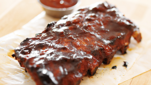 Combien de temps faut-il cuire des côtes levées au barbecue&nbsp;?