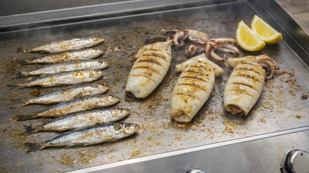Calamares y boquerones a la plancha